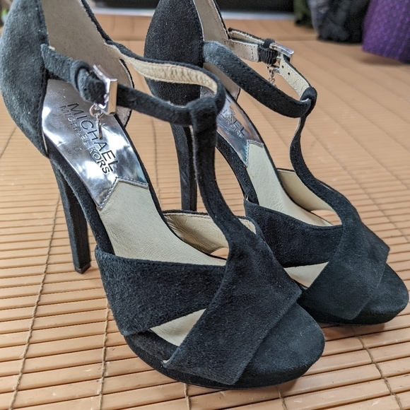 Michael Kors women's black suede platform sandals sz 5.5M. 5" heels. 271pm - Picture 3 of 10